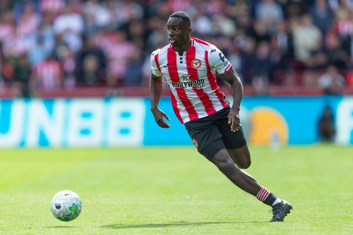 Oficial: Kayode assina novo contrato de longa duração com o Brentford