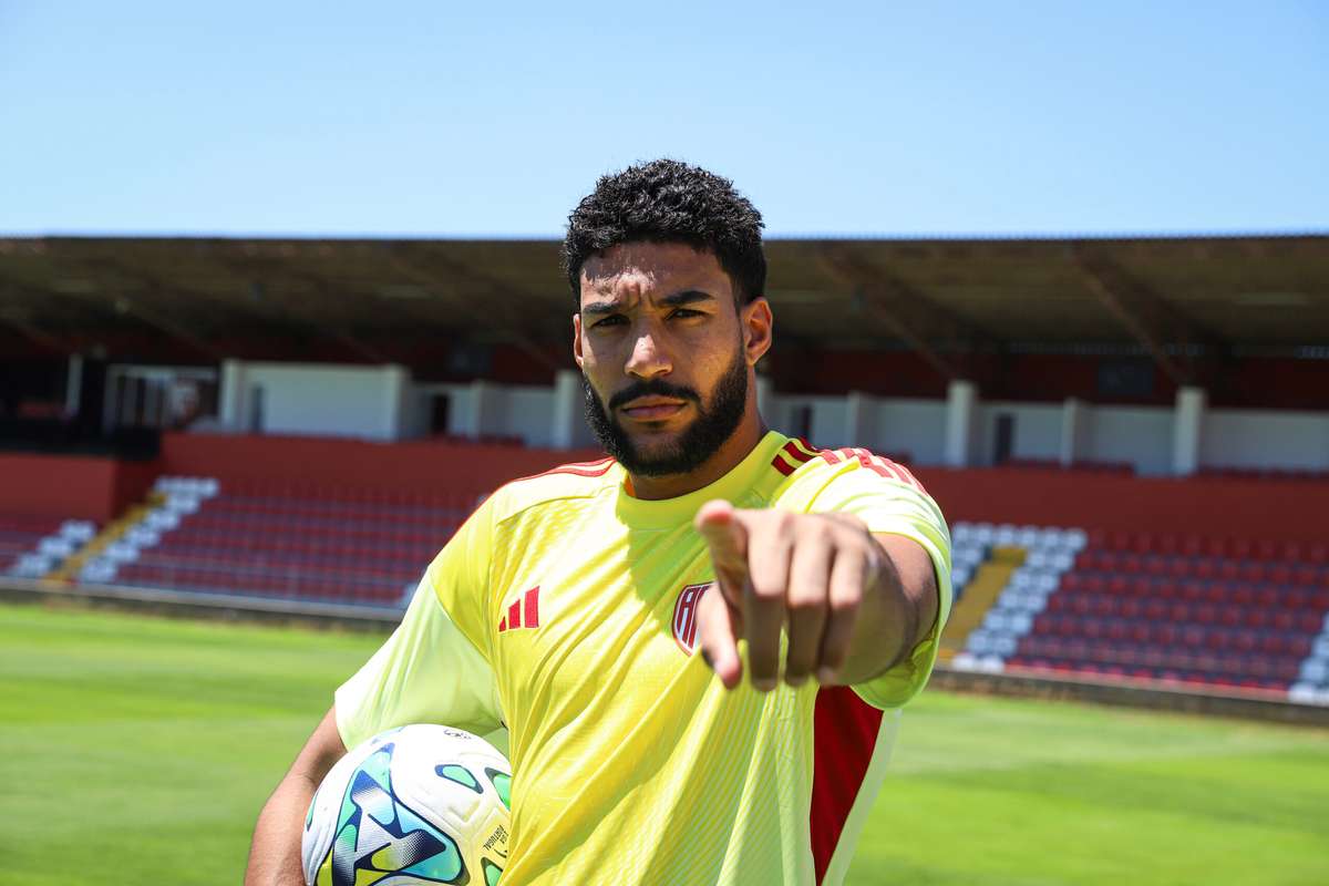 Oficial: Estevão reforça baliza do AFS