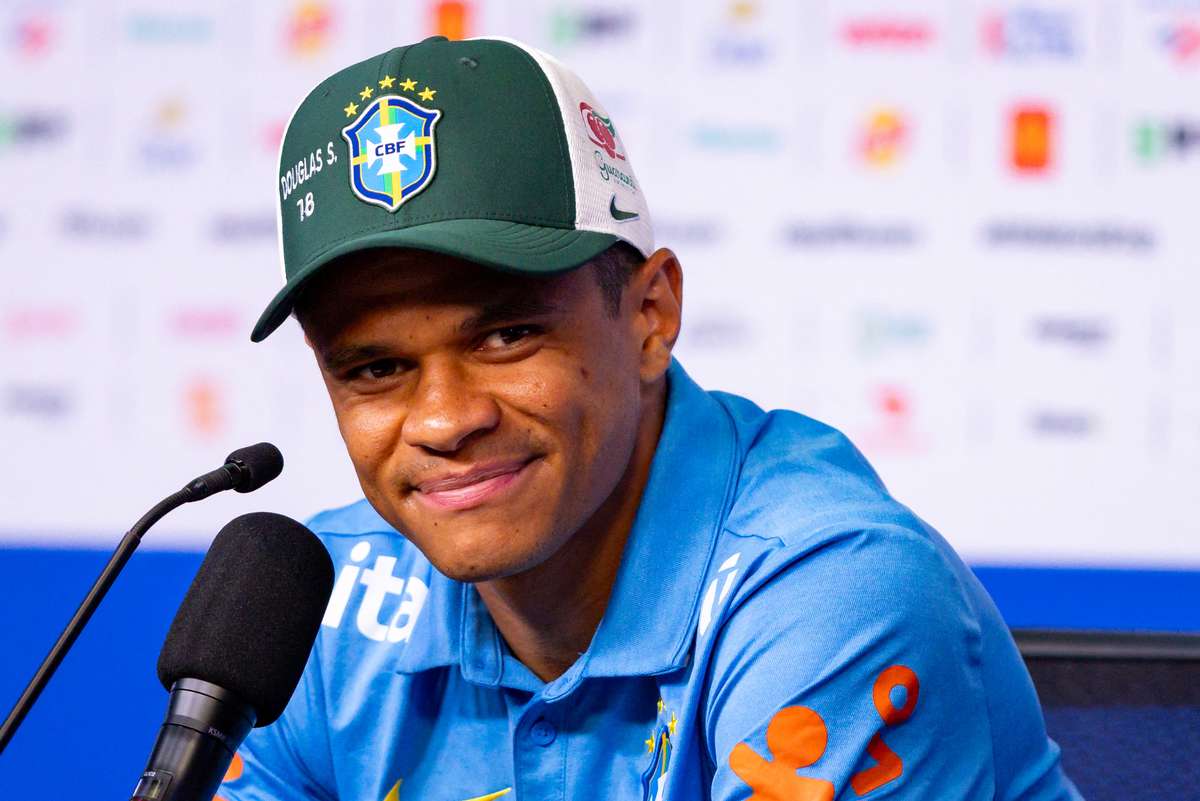 Mundial-2026: Douglas Santos consolida-se no Brasil e já só pensa em Haaland e companhia