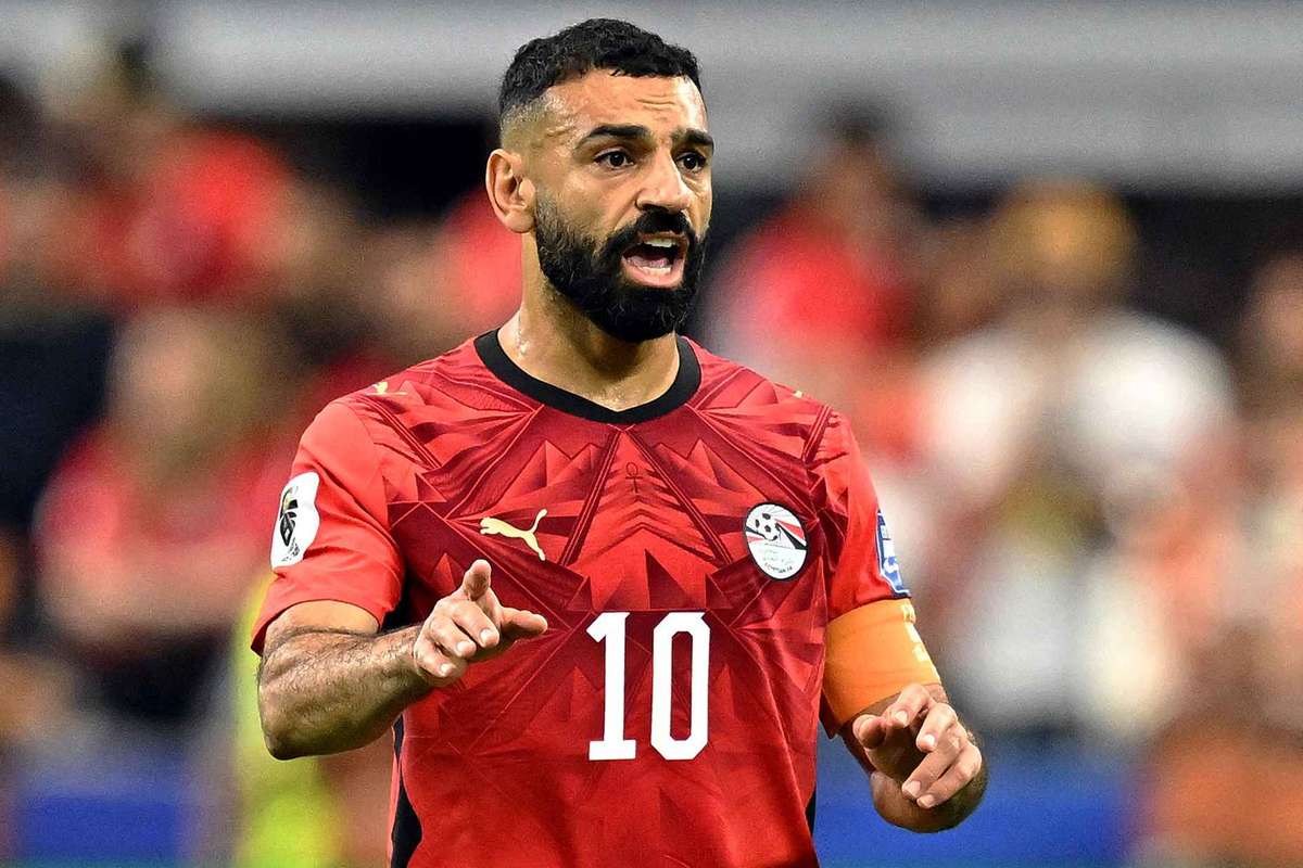 Salah se poupa em campo, mas bate pênalti de cavadinha e ajuda Egito; veja análise