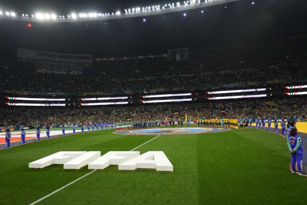 Apesar do risco de tempestade, FIFA mantém horário do confronto entre México x Inglaterra