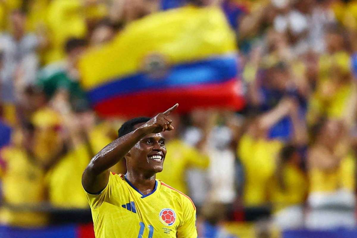 Colômbia conta com gol de Arias para vencer Gana e se garantir nas oitavas de final
