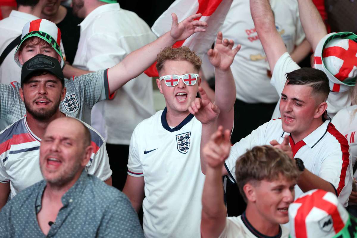 Aparece en un bar de Barcelona tras 10 días un aficionado inglés que iba al Mundial
