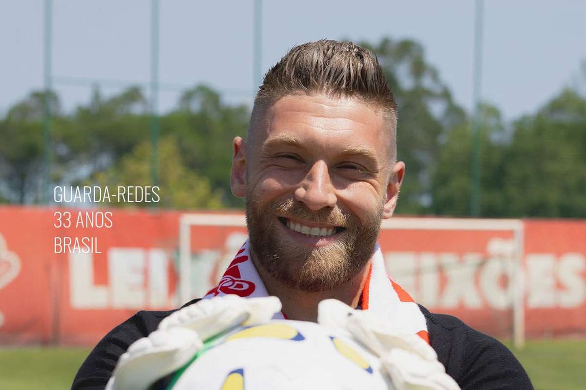 Oficial: Guarda-redes Simão Bertelli reforça o Leixões