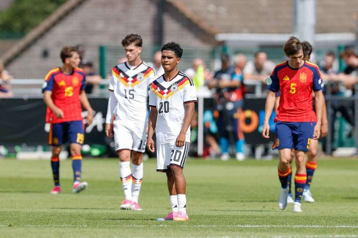 U19-EM: Spanien dominiert Deutschland beim Gruppenfinale – Halbfinale sicher