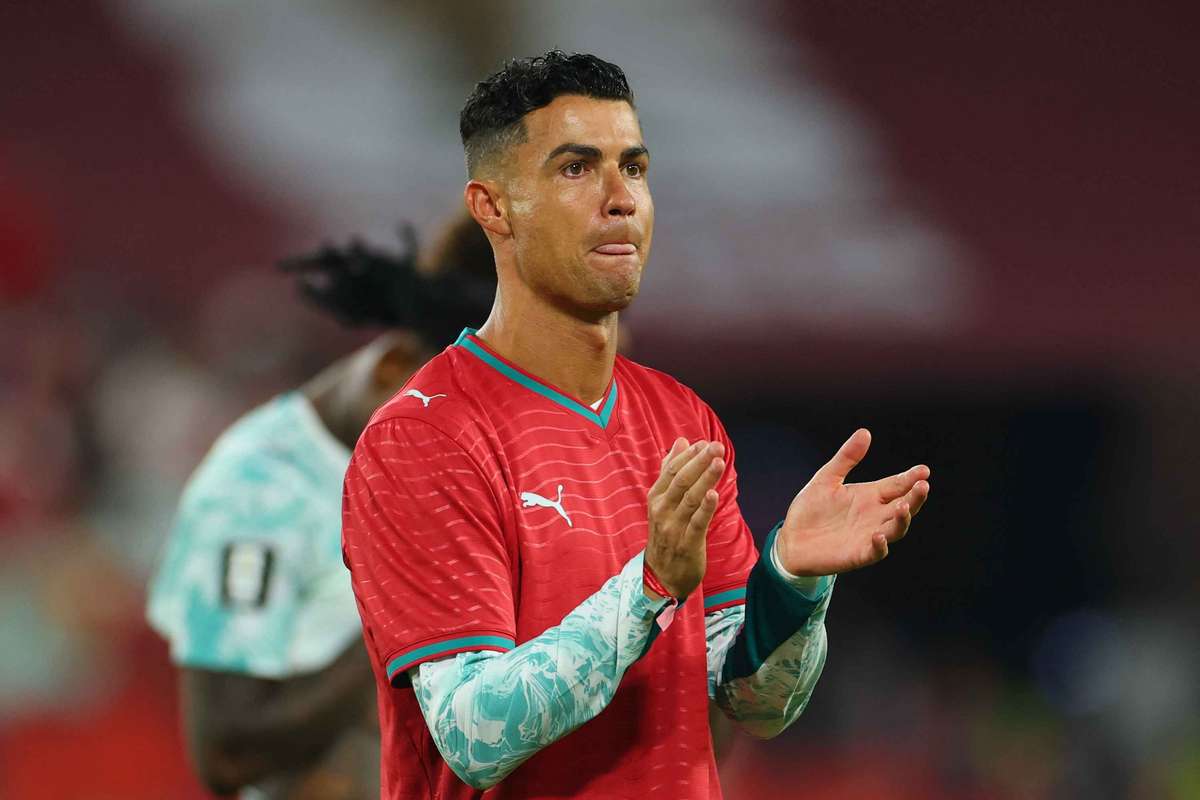 Ibrahimovic diz que papel de Cristiano Ronaldo na seleção de Portugal é "pura loucura movida pela nostalgia"