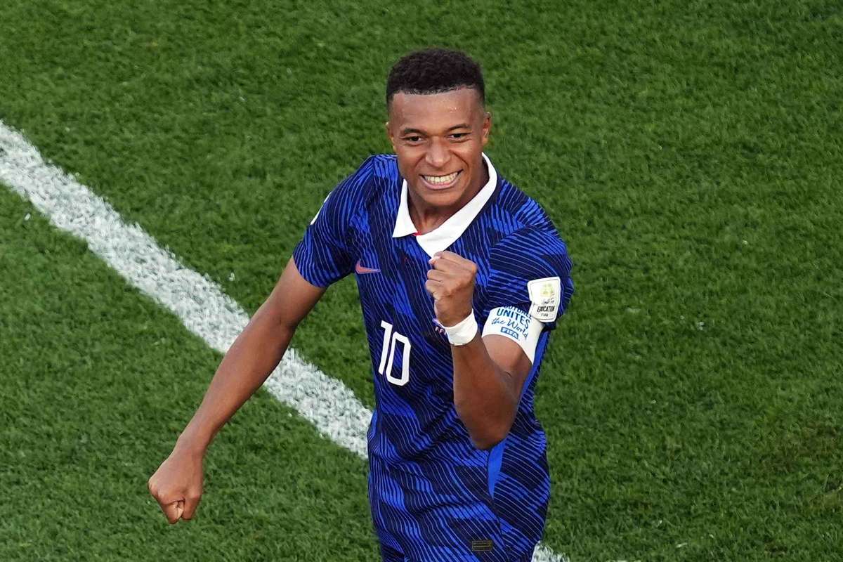Com marca de Mbappé, França supera retranca do Paraguai e chega às quartas da Copa