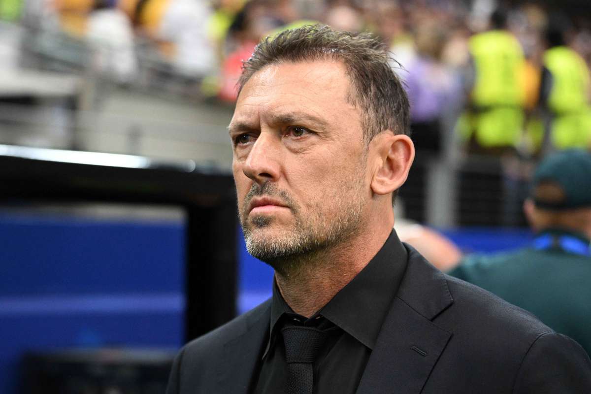 Football Australia publicly backs Popovic despite Round of 32 exit
