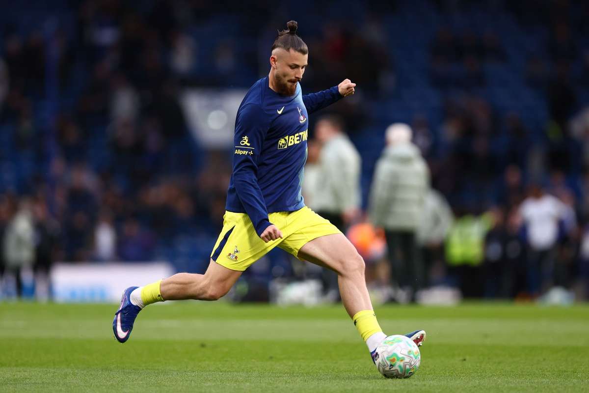 Negócio fechado: Radu Drăgușin deixa o Tottenham e vai ser reforço da Fiorentina
