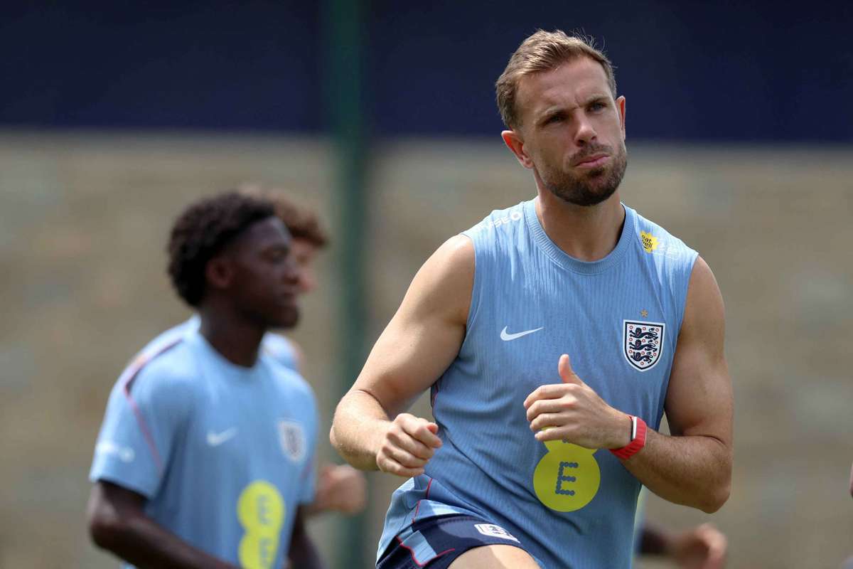 Sturz beim Feiern: England-Routinier Henderson "schwer" verletzt im Krankenhaus