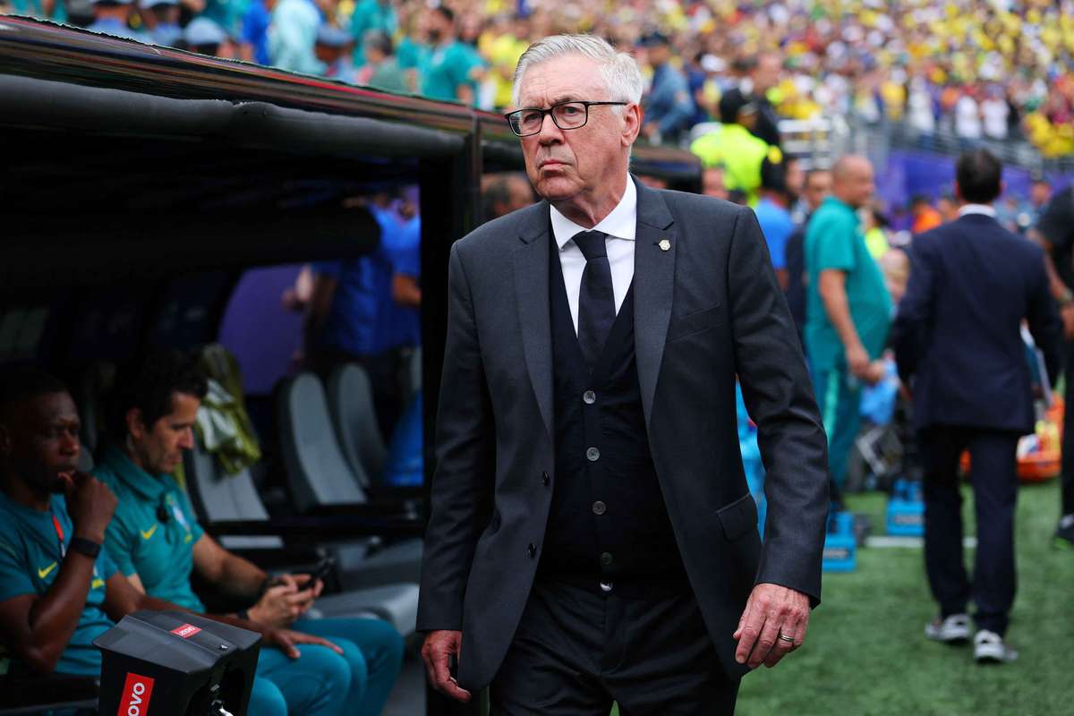 Romário y Luxemburgo critican a Ancelotti: "Como es extranjero, nadie dice nada"