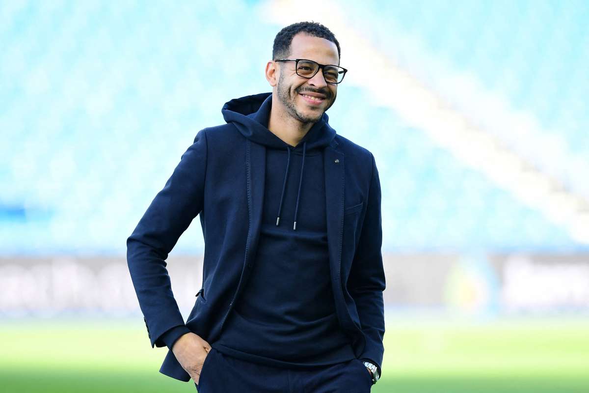Oficial: Liam Rosenior sucede a Kombouaré como treinador do Paris FC