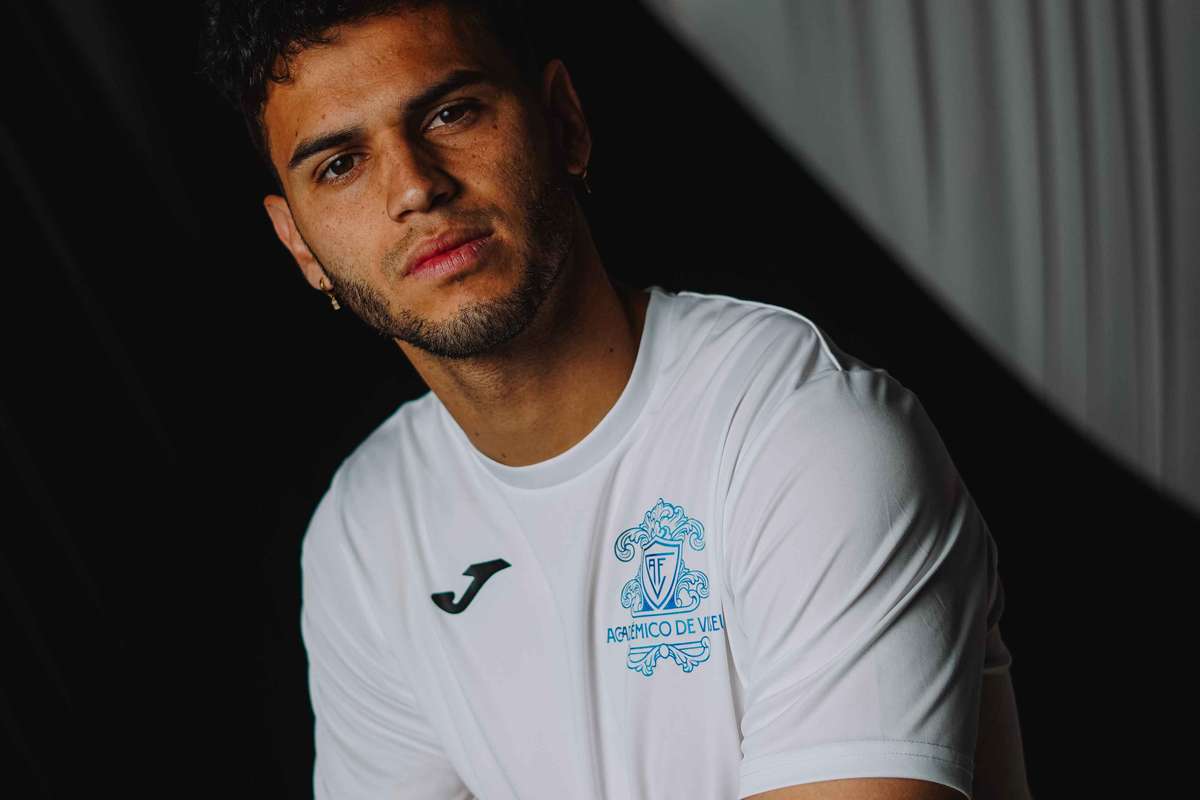 Oficial: Cristian Ferreira é reforço do Académico Viseu