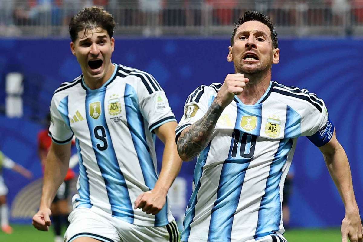 Argentina consegue virada histórica contra Egito e vai às quartas da Copa