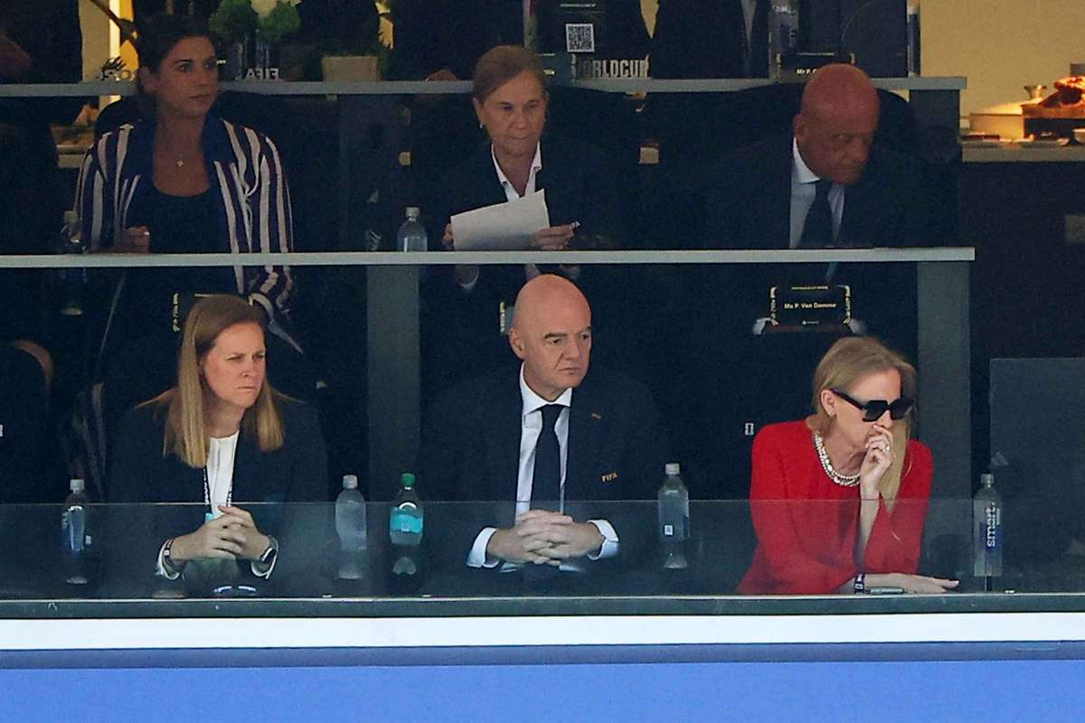 Infantino condena comentários racistas de senadora paraguaia contra Mbappé