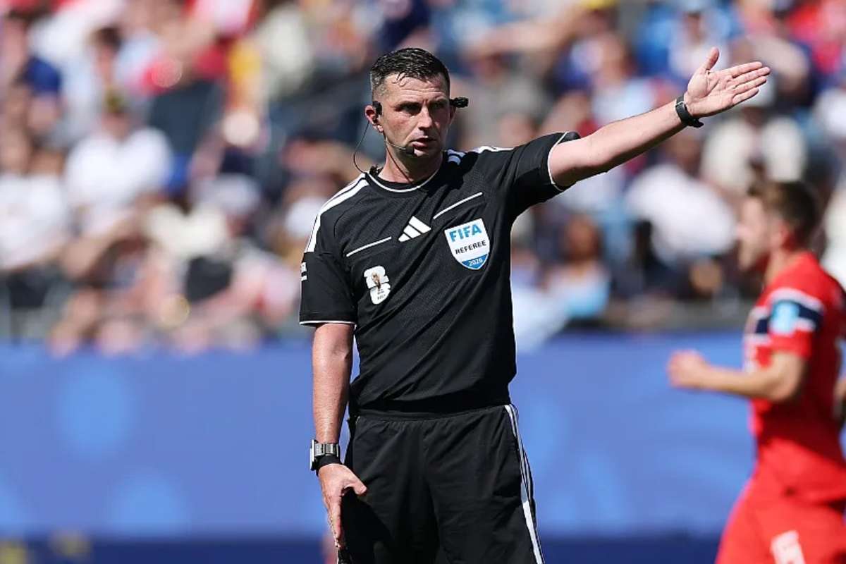 Michael Oliver será el árbitro del España-Bélgica de cuartos de final