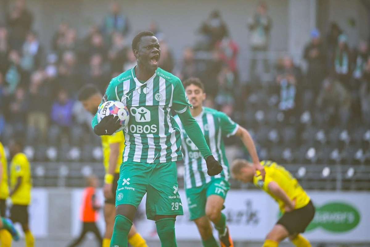 FC Porto avança por Mame Niang (HamKam)