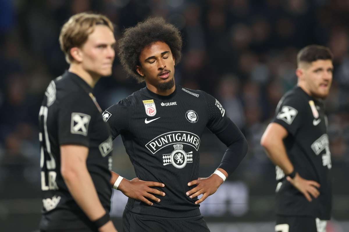 Champions League club accused of bullying after expelling three players from senior squad