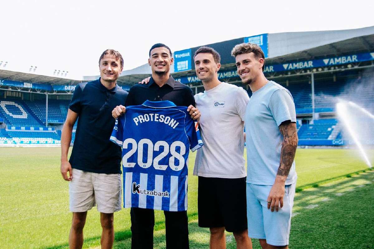 El Alavés anuncia la renovación de Protesoni hasta 2028