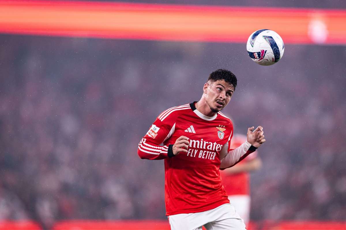 Como tem Ivanovic (Benfica) nas prioridades para o ataque