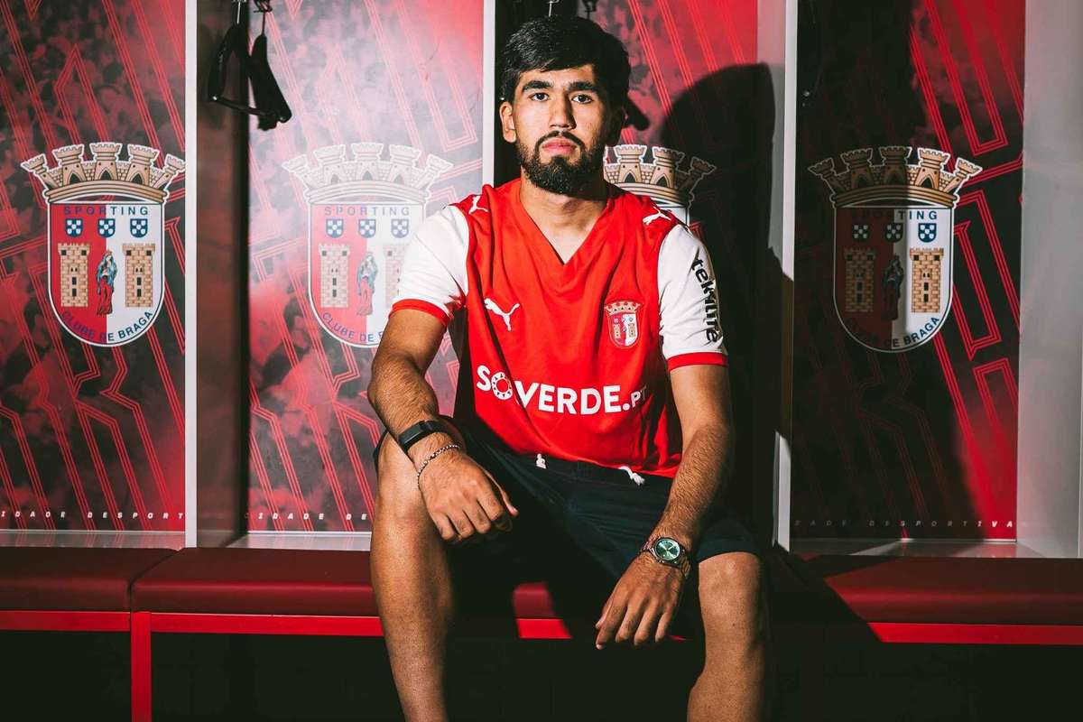 Oficial: Sadridin Khasanov é reforço do SC Braga