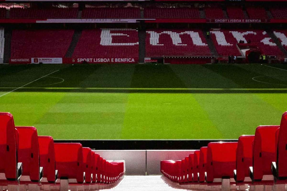 Benfica castigado com jogo à porta fechada