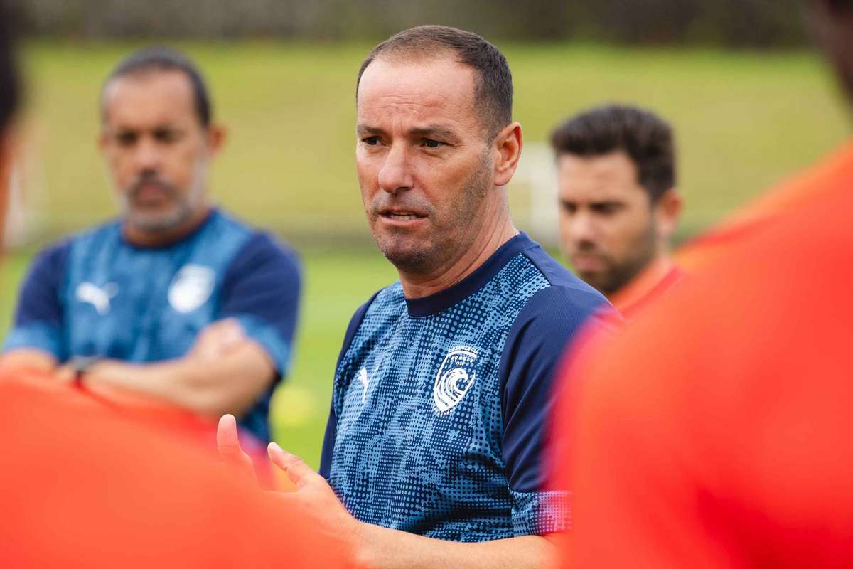 Petit quer Santa Clara a "jogar futebol positivo"