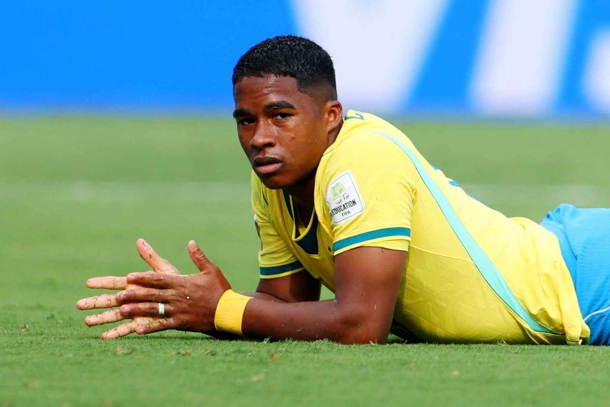 Romário carga contra a Endrick: "Que le den a ser joven, ¡tiene que marcar!"