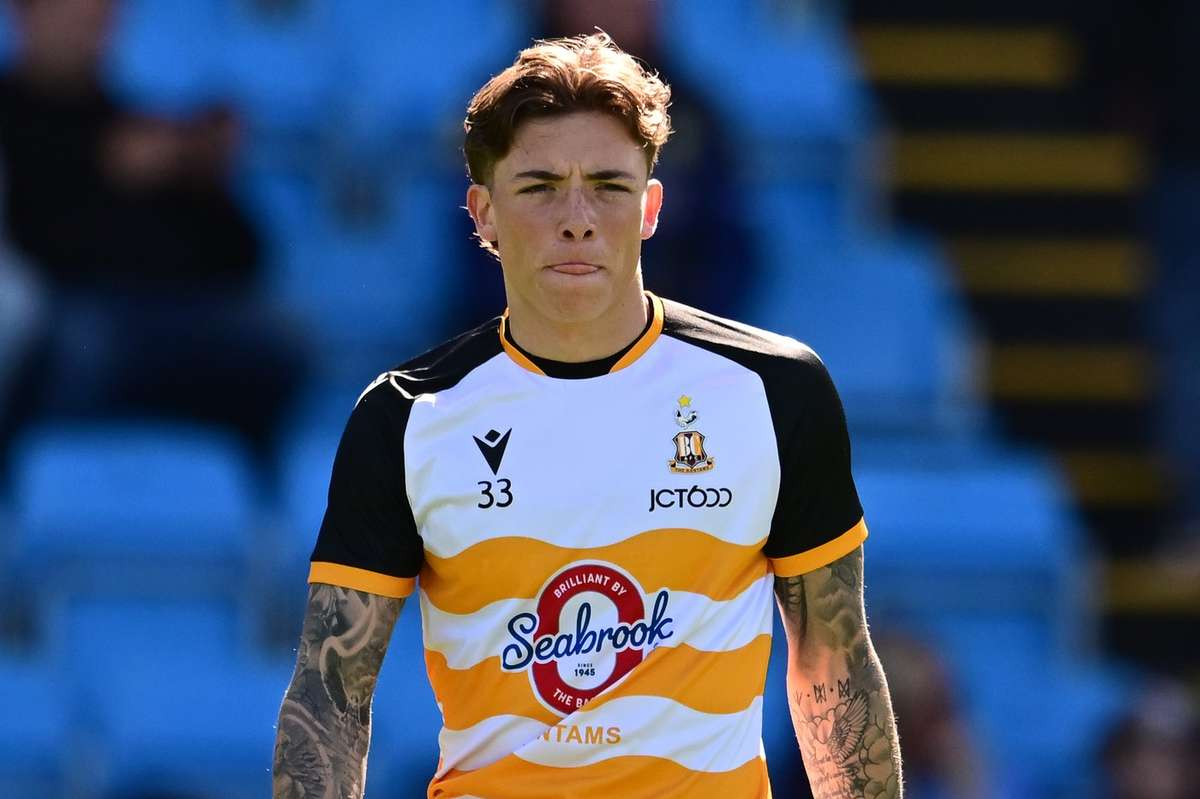 Oficial: Harrison Ashby (Newcastle) reforça o Luton Town por empréstimo