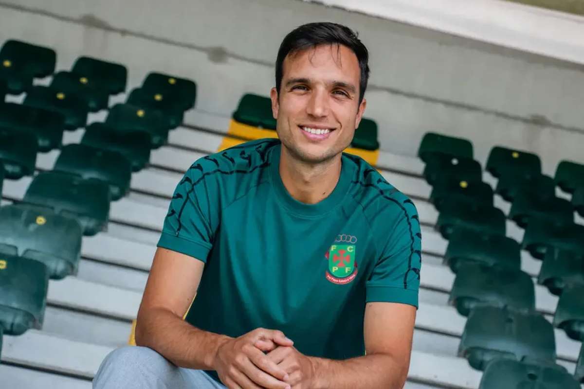 Oficial: Tomás Podstawski, ex-FC Porto, assina pelo Paços de Ferreira