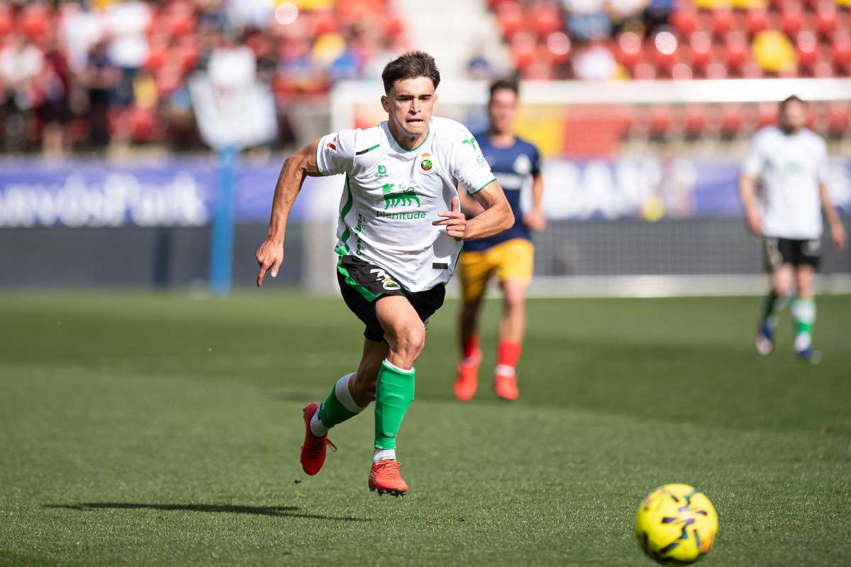 Mario García, traspasado por el Racing de Santander al Widzew Lodz