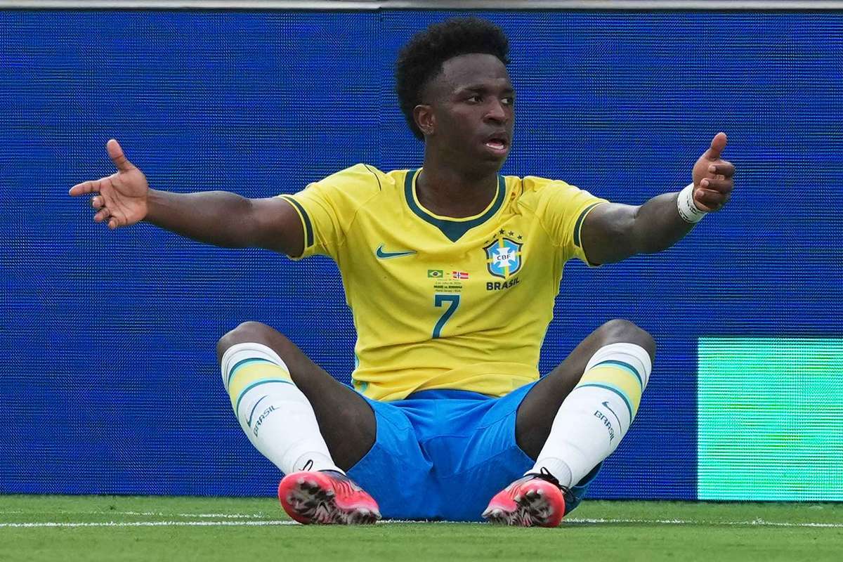 Vini Jr. pede desculpas à torcida brasileira pela "enorme frustração" na Copa