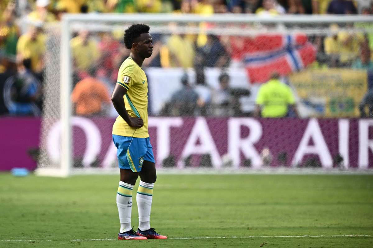 Vinicius s'excuse après l'élimination du Brésil et exprime son "immense frustration"