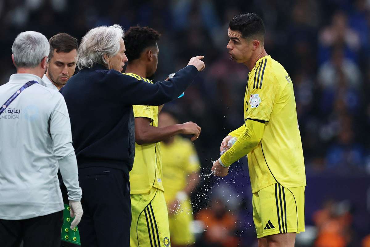 Ronaldo teve recorde de 17 substituições com Jesus, 14 no último quarto de hora