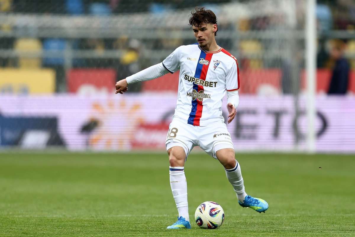 Oficial: Promessa Lukas Ambros é reforço para Vítor Bruno no Anderlecht