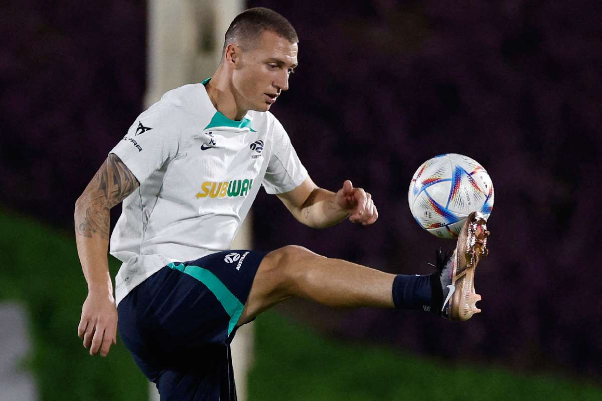 Australiano Mitch Duke anuncia a retirada do futebol internacional