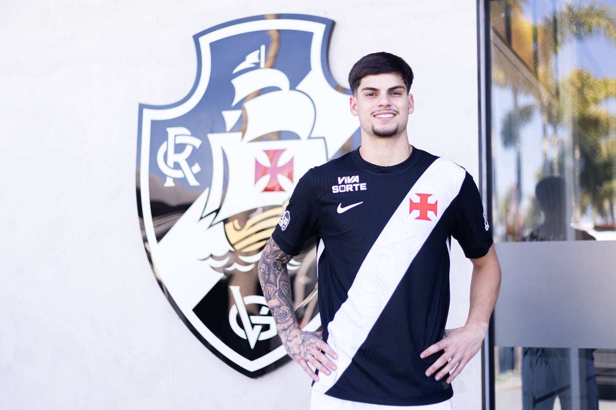 Oficial: Pedro Emanuel já tem reforço para a defesa do Vasco