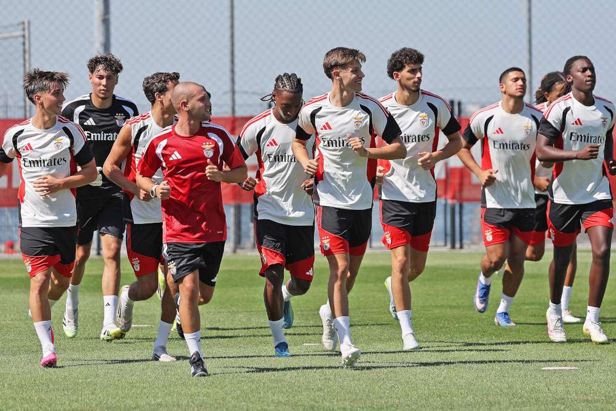 Benfica B empata com Sintrense no primeiro teste da pré-época (0-0)