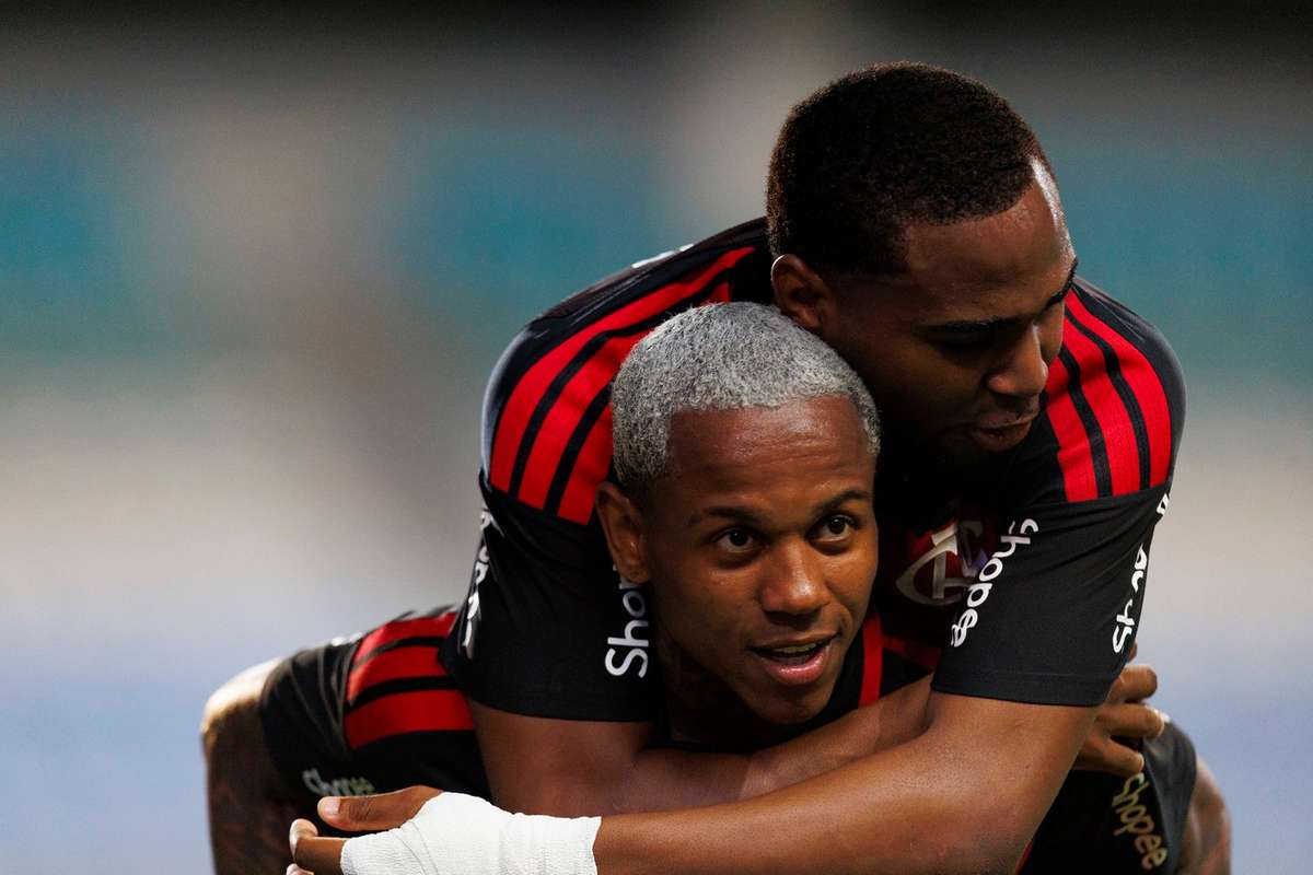 Flamengo bate Benfica e conquista Troféu do Algarve em amistoso de intertemporada