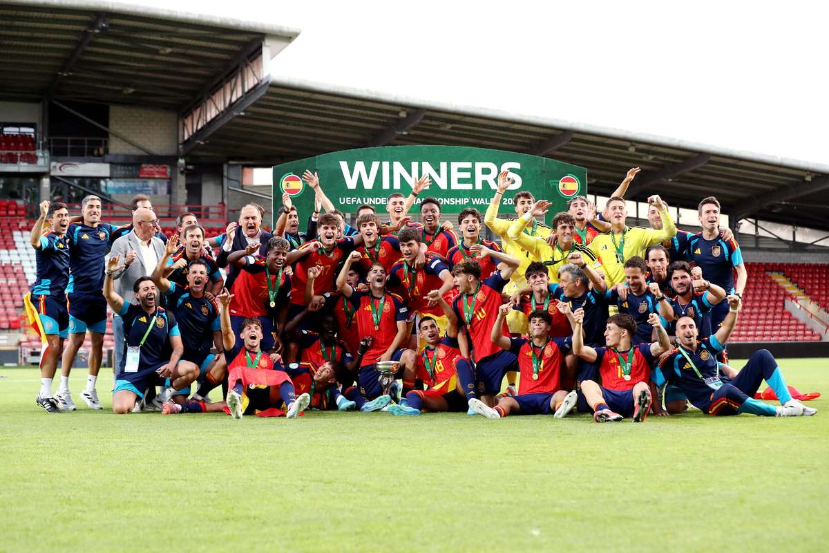 La mejor cantera está en España: campeones de Europa sub-19 por 10ª vez (2-0)
