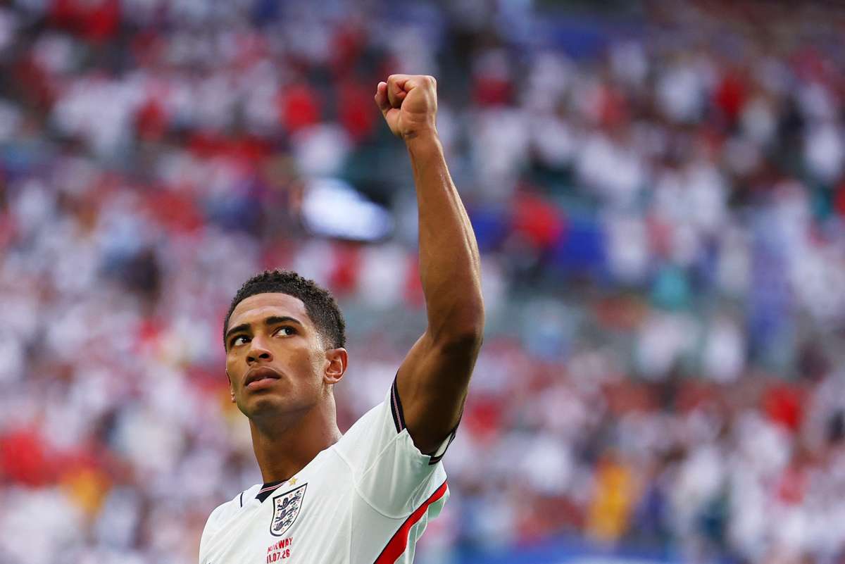 Bellingham faz 2 e Inglaterra elimina Noruega na prorrogação