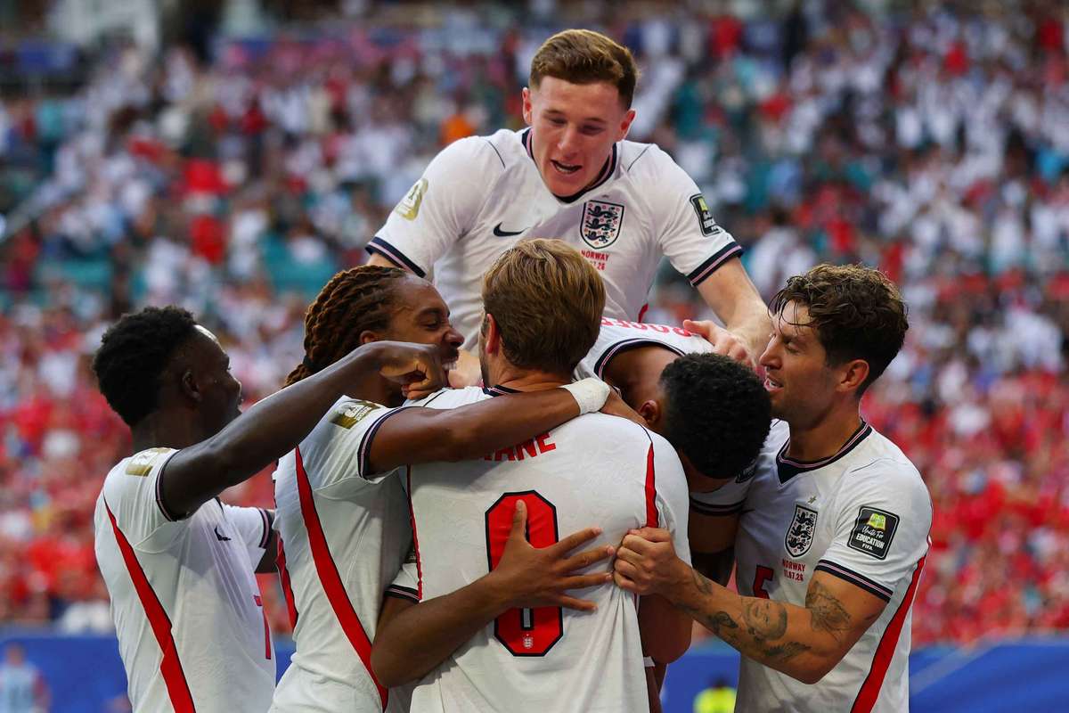 Entre “Wonderwall” e “Football’s Coming Home”, Inglaterra decreta eliminação norueguesa na Copa