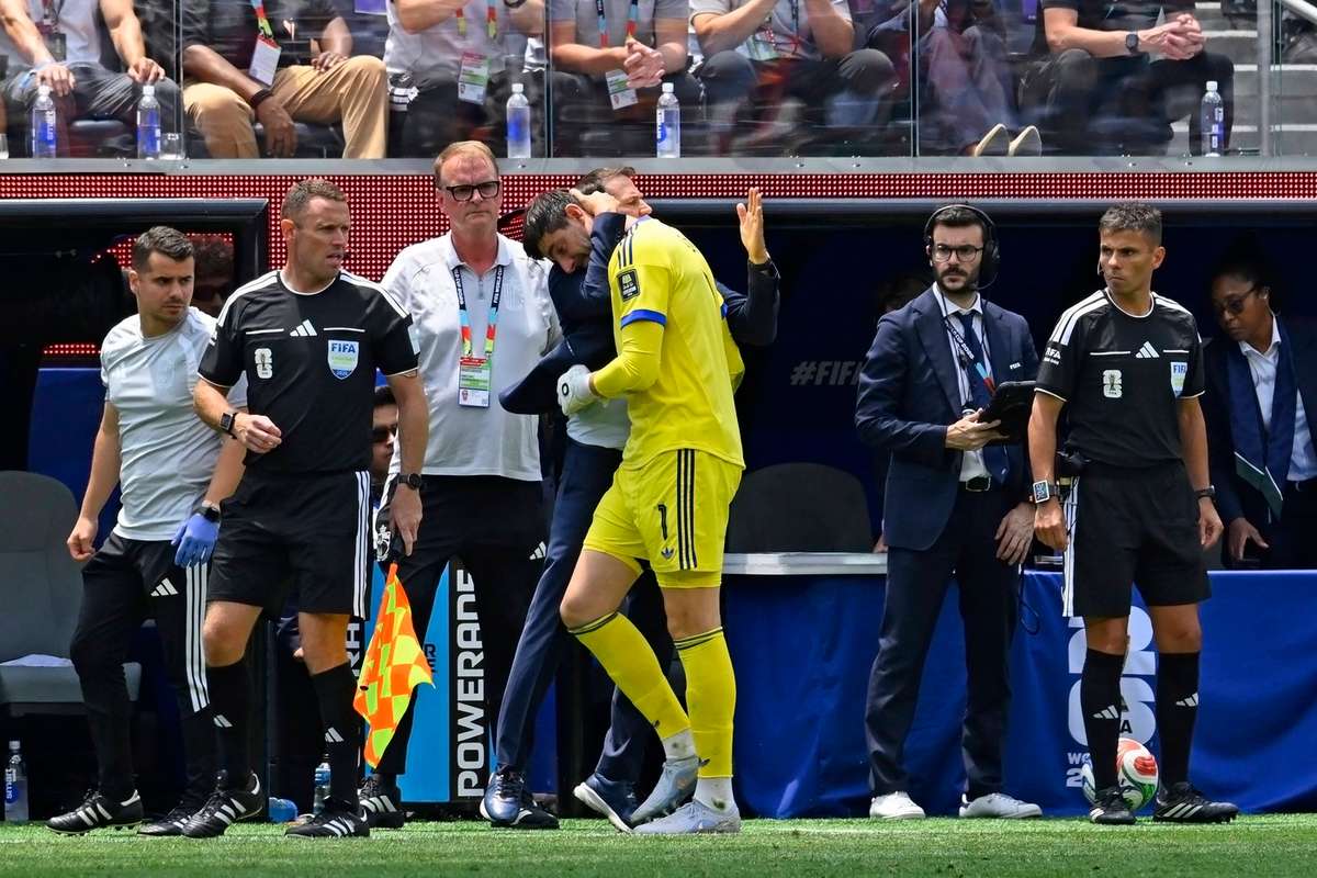 Técnico da Bélgica, Rudi Garcia, é criticado por substituição de Courtois contra a Espanha