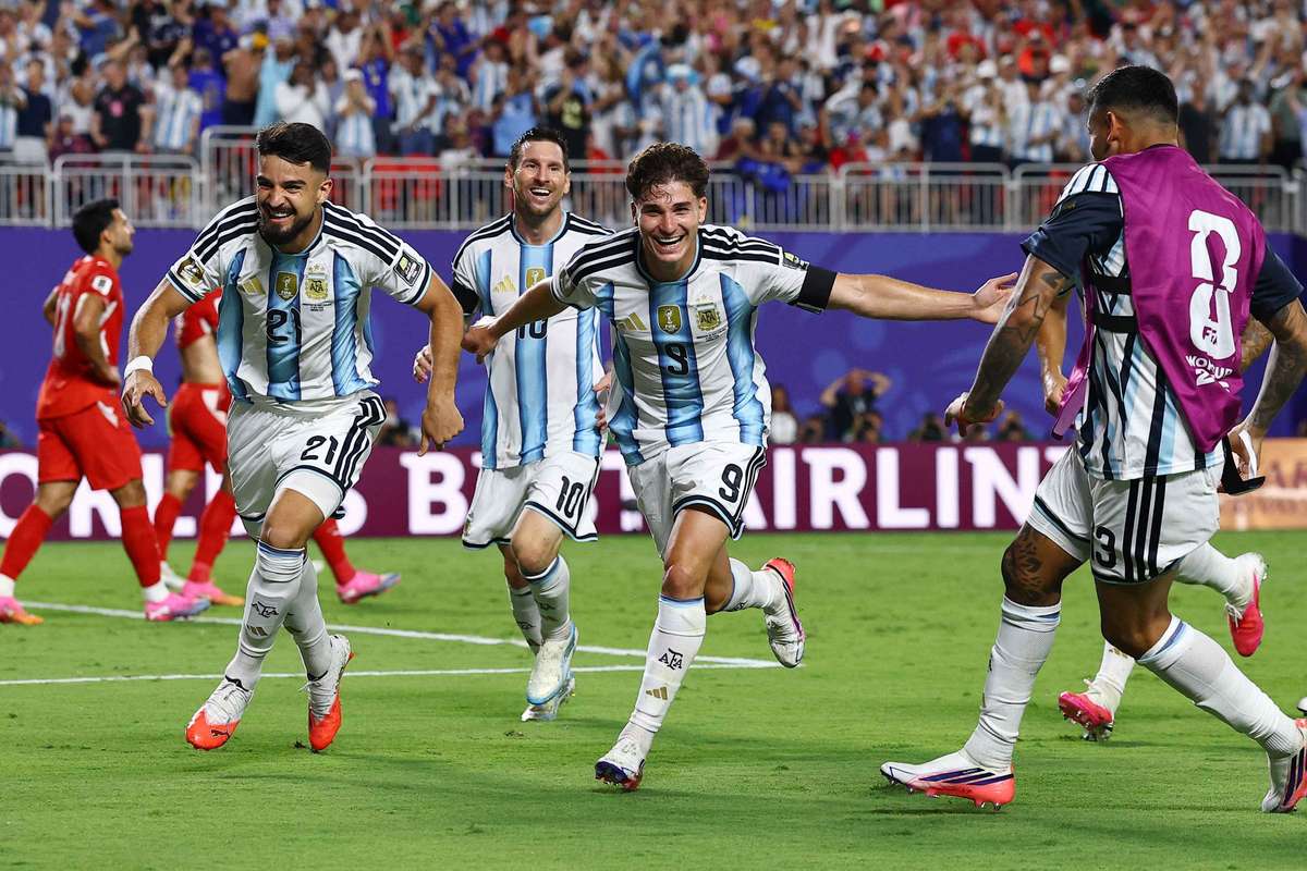 Julián Álvarez délivre l'Argentine, qui s'en sort en prolongation contre la Suisse