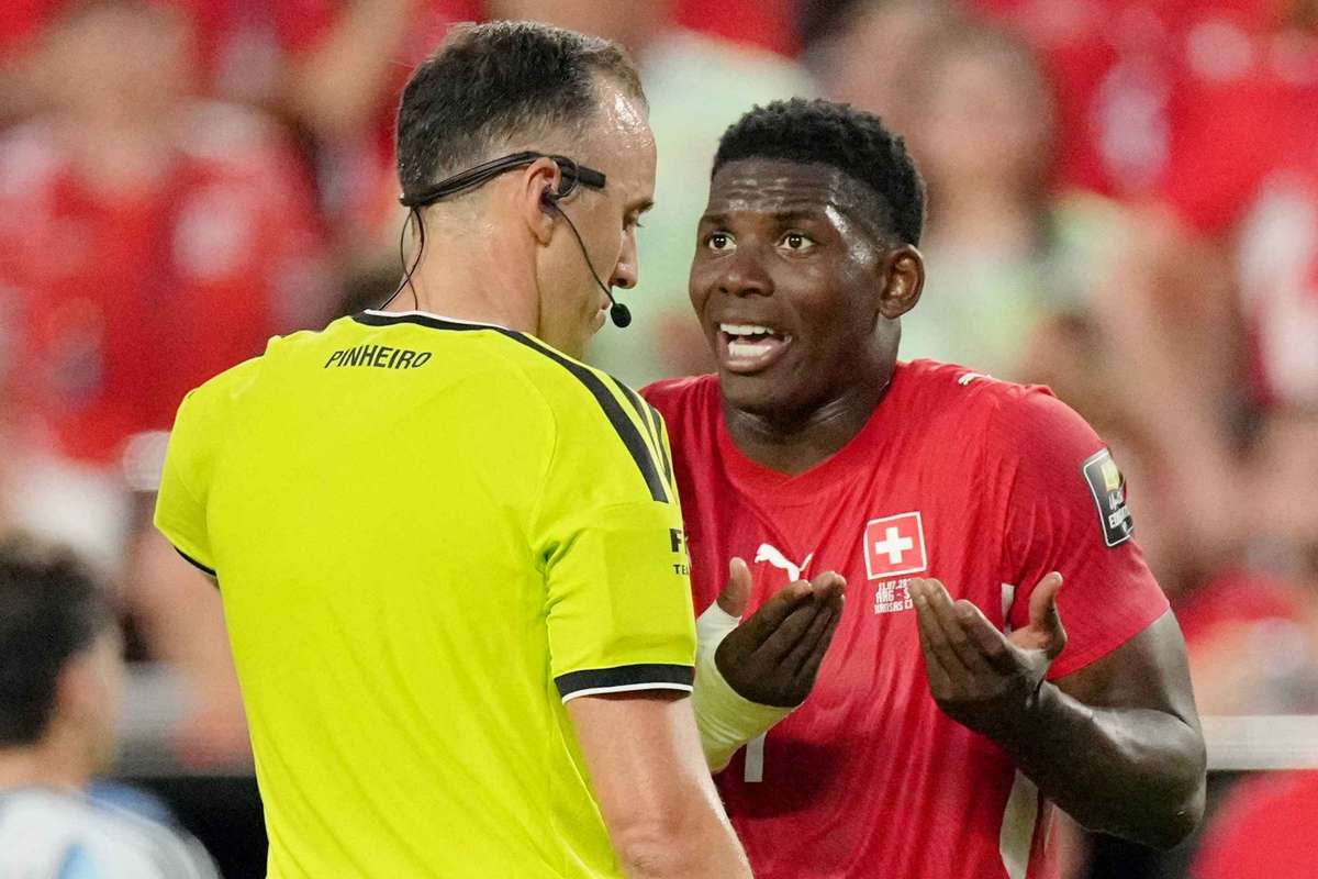 Número do jogo: 1min45s entre o empate suíço e a expulsão de Embolo