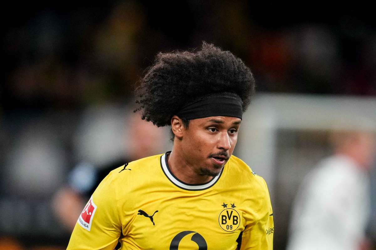 Borussia Dortmund confirm Adeyemi absence as Barcelona talks continue