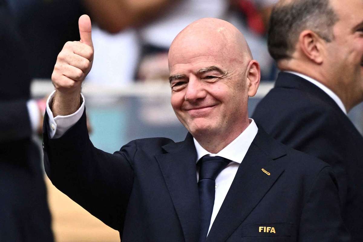 Infantino sigue empeñado en juntar 64 selecciones para el Mundial 2030