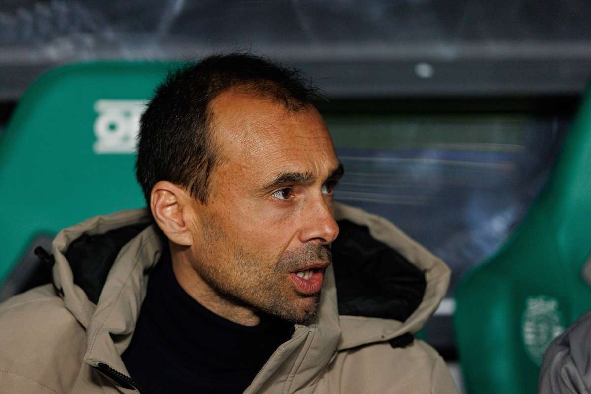 Strasbourg present Hugo Oliveira as manager after surprise O'Neil departure