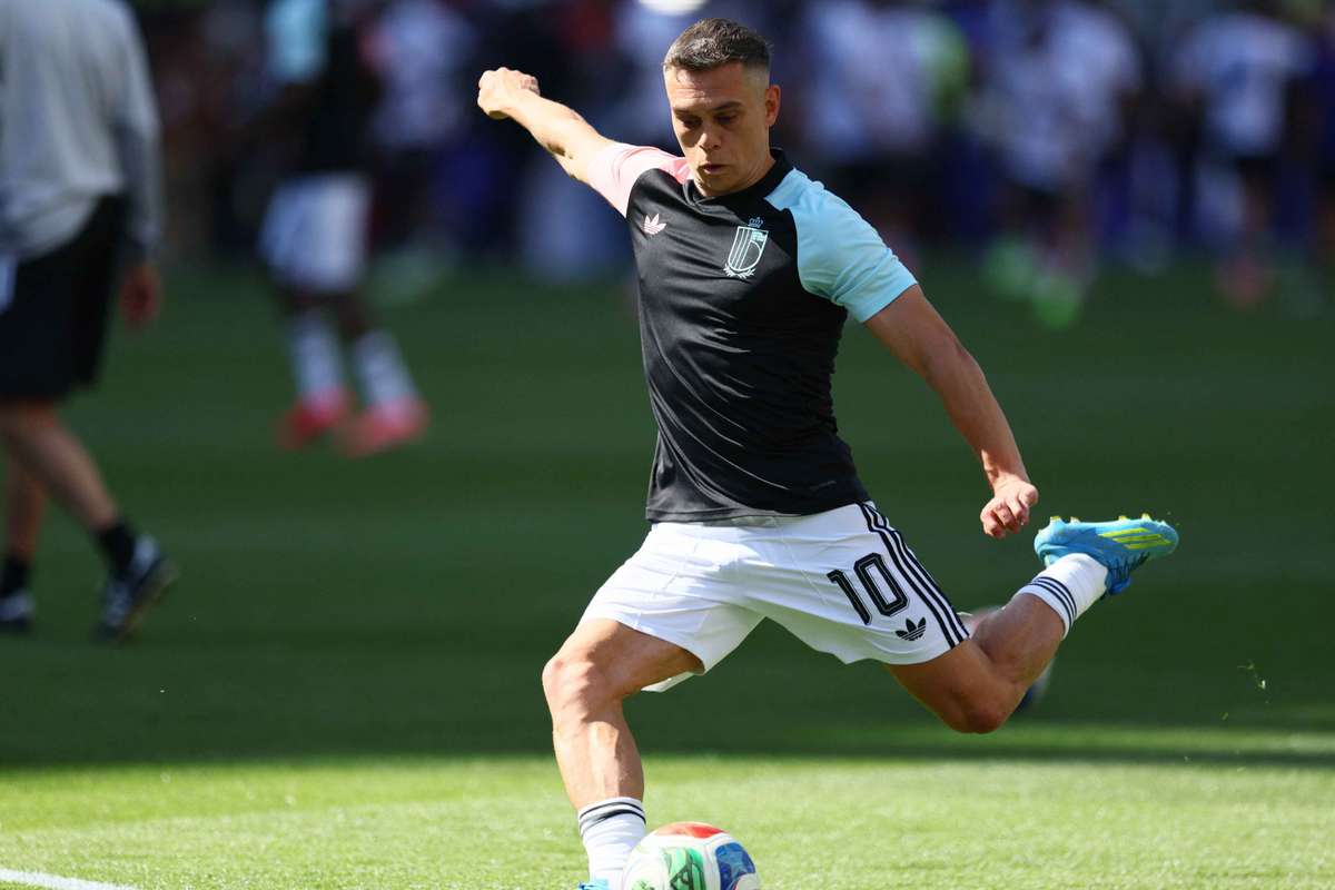 Besiktas acerta transferência de Leandro Trossard