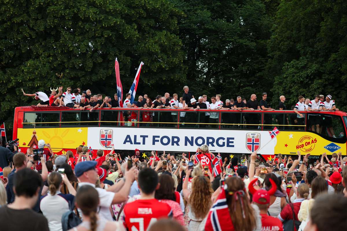 Accueil triomphal pour l'équipe de Norvège à Oslo